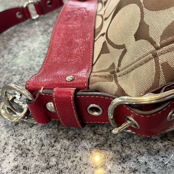 Coach purse - Picture 2 of 6